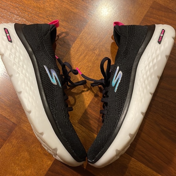 SKECHERS GOWALK HYPER BURST - MOON WALKING - LADIES' 7.5 - BLACK W PINK ACCENTS - Picture 14 of 16